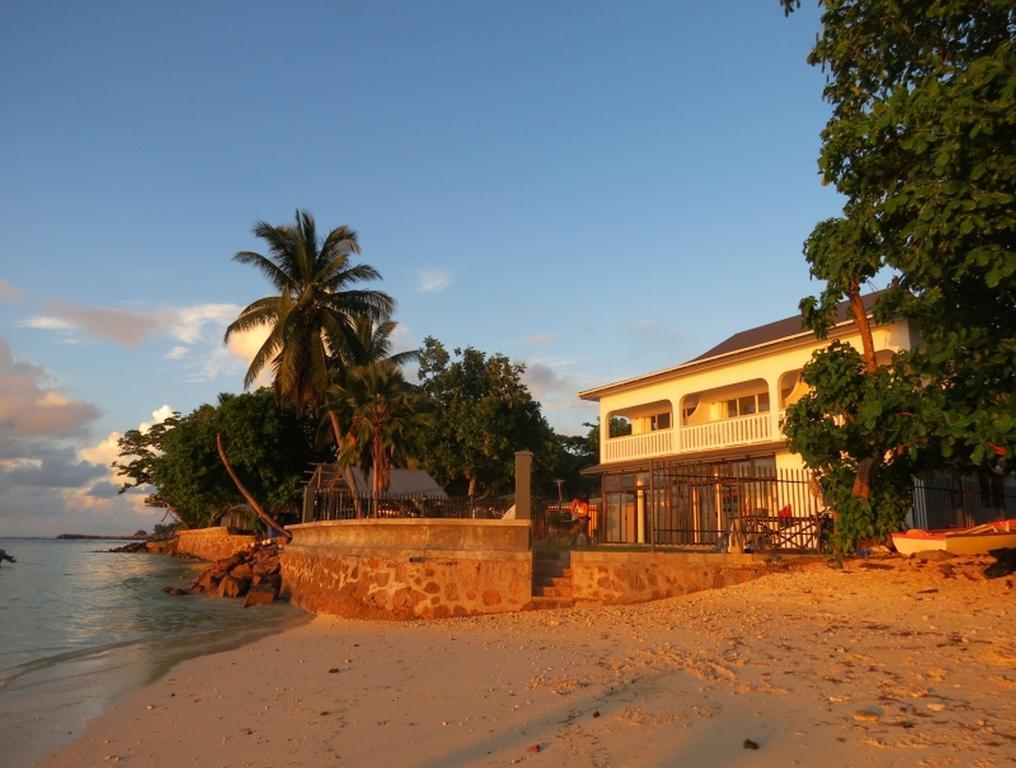 Marie-France Beach Front Apartments La Digue Room photo