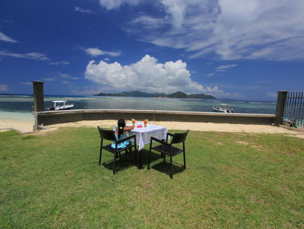 Marie-France Beach Front Apartments La Digue Room photo